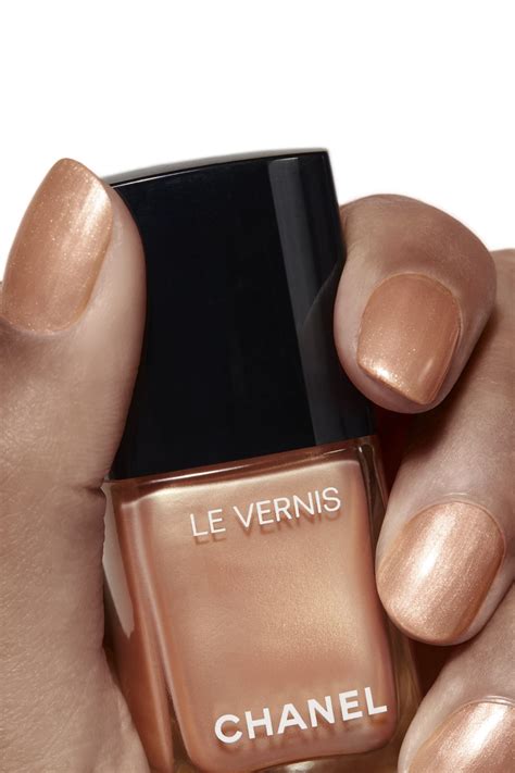 CHANEL Le Vernis Nail Colour 897 Golden Sand Summer 2021 